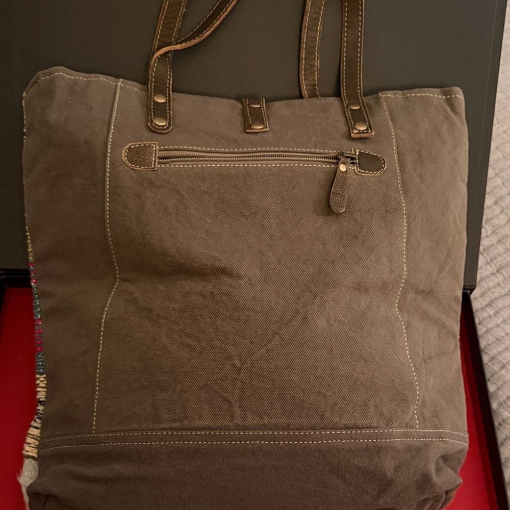 Myra Bag Colorful Woven Tote with a Vintage Spirit - Picture 4 of 15